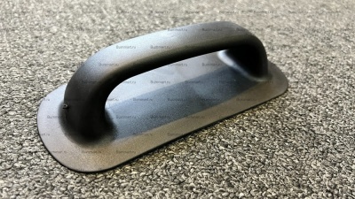 Ручка лодочная малая (Черная) данный аксессуар устанавливается на надувной баллон. Размеры основания: 198 мм Х 83 мм.