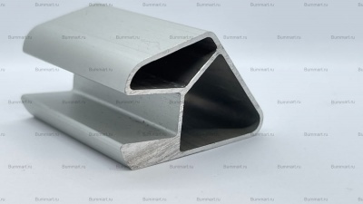 Стрингер 9мм для лодки пвх 10-600см. Цена указана за 10см без заглушек Предназначен для фиксации жесткого составного пайола 9мм, оснащенного боковой обвязкой из Z-профиля 9мм. Дает возможность существенно увеличить продольную жесткость судна. Укажите нужн