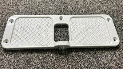 Накладка транцевая большая 105 х 282 мм (Светло-Серая) купить по выгодной цене 176 руб. Boatplastic в магазине bummart.ru