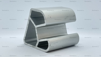 Стрингер фиксации пайола 12мм 0,9 м (Усиленный). Предназначен для фиксации жесткого составного пайола, оснащенного боковой обвязкой из Z-профиля. Дает возможность существенно увеличить продольную жесткость судна. Изготовлен из алюминиевого сплава.Цена ука