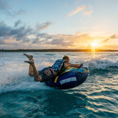 Надувная ватрушка AirHead STRIKE | BuMMart.ru