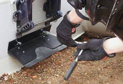 Брызгоотбойник на транец надувной пвх лодки купить по выгодной цене 1 250 руб.  в магазине bummart.ru