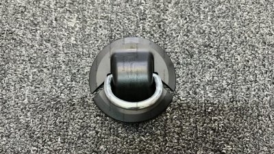 Рым буксировочный для лодок ПВХ, кольцо для крепления груза в лодке ПВХ. Приклеиваются к баллону лодки (клей в комплект не входит). Размеры основания 78*75 мм Стальное кольцо из прутка d5.