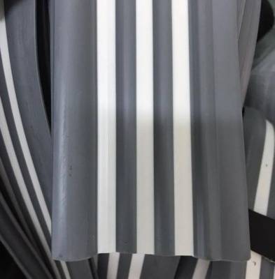 Привальный брус 90мм трех полосный (Серо-Белый) купить по выгодной цене 270 руб. Boatplastic в магазине bummart.ru