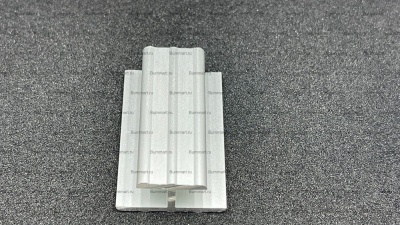 Н-образный профиль 6 мм 100см Служит для соединения элементов жесткого составного пайола между собой. Изготовлен из алюминиевого сплава Назначение - для пайола толщиной 6 мм Цена указана за 1 погонный метр продается кратно 1 м максимальный цельный кусок 3